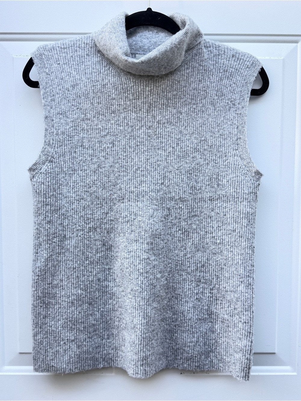 Yarn & Sea Sleeveless Turtleneck Knit Sweater Vest - Light Gray size Large